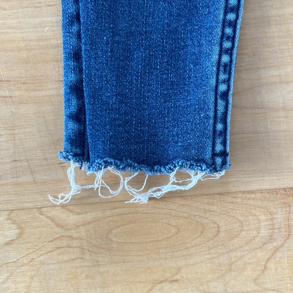 Abercrombie & Fitch | Size 28 | Simone High Rise Jean Legging | Medium Wash - Picture 6 of 10